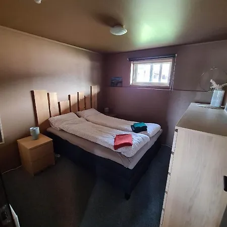 For Rent In Gautefall, Great Location For Skiing, Hiiking And Mountain Biking, Self Serviced But Housekeeping Be Added For An Extra Fee Lejlighed *